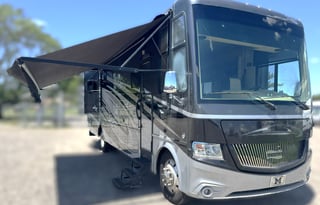 2016 Newmar Canyon Star 3710