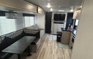 Jamber Acres Cozy Camper