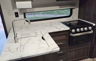 Like New 35' RV Travel Trailer