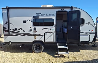 2023 Cherokee Wolf Pup 16BHSBL Black Label