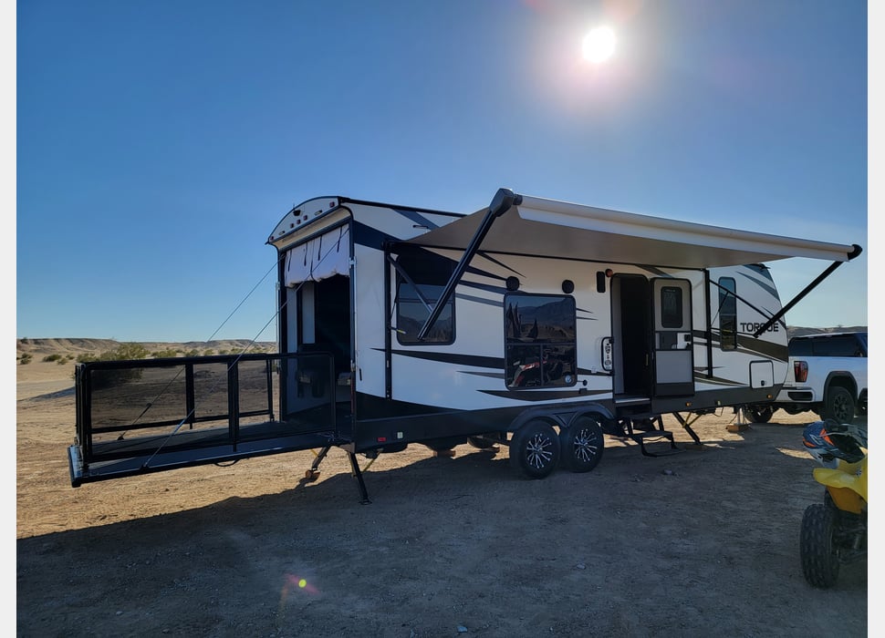 Toy Hauler rentals in Desert Hot Springs