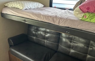 Family/Pet Friendly 2017 Forest River Salem 32BH