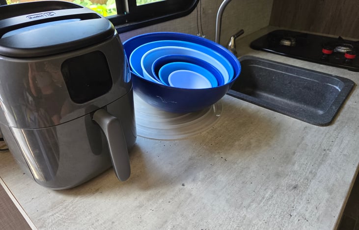 Mixing bowls with lids and small air fryer