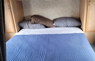 2004 Coachmen Cousin Eddys Made in the Shade