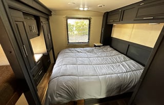Your Home On Wheels! No Special License Needed!