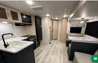 2024 Prime Time RV Avenger LE 28QBSLE