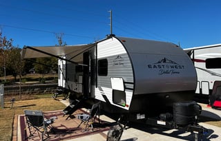 2022 East to West Della Terra