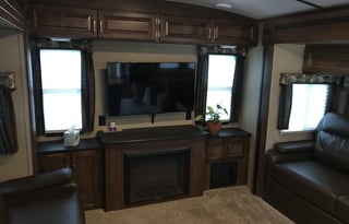 2018 Keystone Outback HAL437