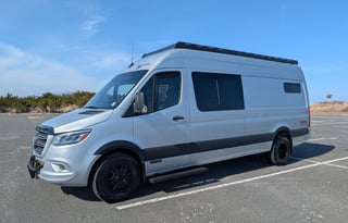 ROVENN - Mercedes Winnebago Adventure Wagon++ 70SE