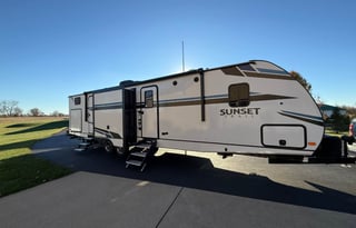 2021 CrossRoads RV Sunset Trail SS331BH