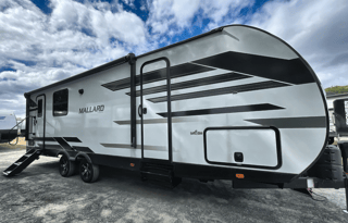 Outer Banks Bound? Perfect Couple Setup!