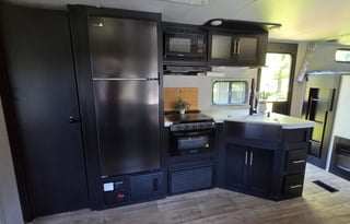 DE Adventurer - Fully Loaded, Kid & Pet Approved