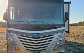 Crump's Fleetwood Storm 35SK Class A Dream