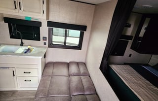 Book Your Family Get Away in our Jayflight 264BH