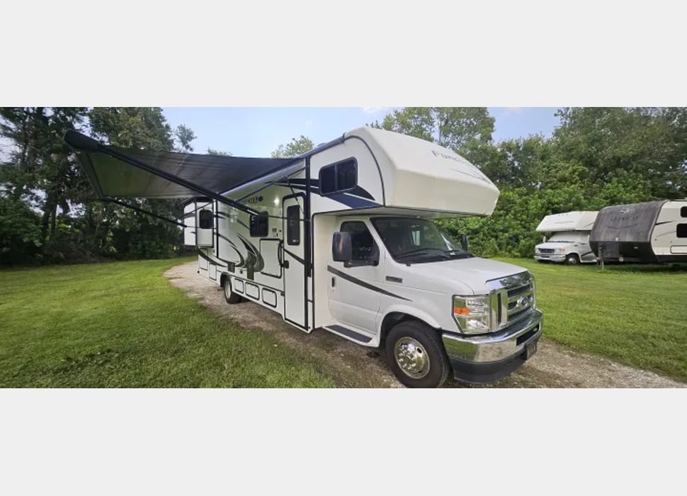 Class C Motor Home rentals in Culver
