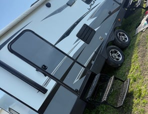 Starcraft Launch Outfitter 24BHS