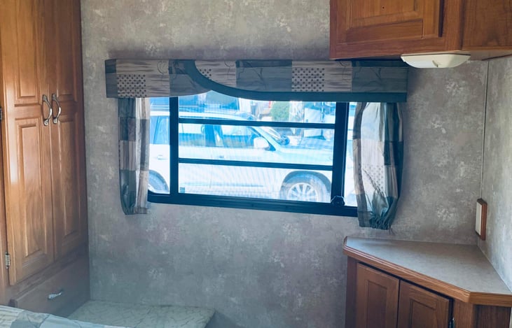 Plenty of Closet Space for Clothes/belongings