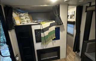 2022 Cherokee - Bring the kids!! Sleeps 9!!