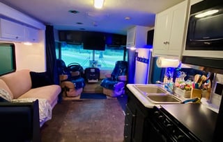 Updated 2009 Winnebago Chalet Chalet 30RB