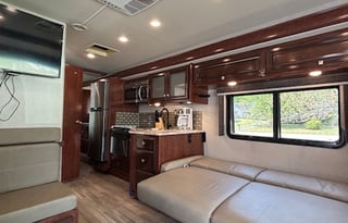 Travel with Ease & Comfort! Pets Welcome