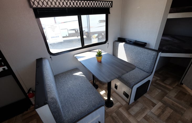 DINETTE CAN BE CONVERTED TO BED