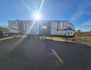 Forest River RV Cherokee Alpha Wolf 33BH-L