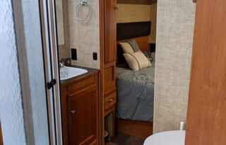 2016 Winnebago Vista 31BE Harvey The RV