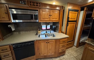 Relax & Unwind – Luxury RV Around OCMD!