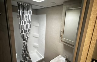 Shan's Rolling Retreat