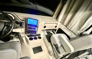 Get Out of Town 2022 Thor Windsport 34J