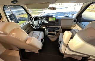 ‘Endeavor’ Loaded with Amenities + Sleeps 10!