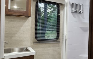 2019 Winnebago Navion 24D