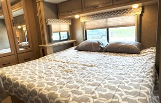 2020 Thor Motor Coach Daybreak 27DB