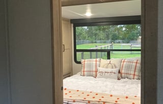 Brand New Beautiful Keystone 5th Wheel 2 Bedrooms