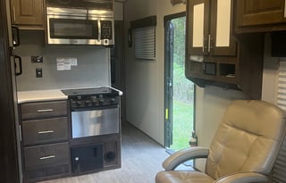 2018 STYRKER ST-2912-TOY HAULER