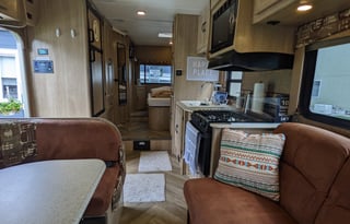 Free Wifi | Easy to Drive | Sleeps 7 | Big Battery