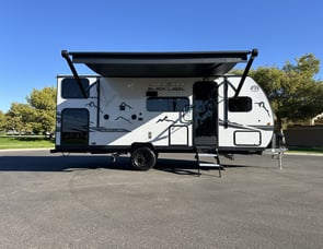 Forest River RV Cherokee Black Label 17JWBL