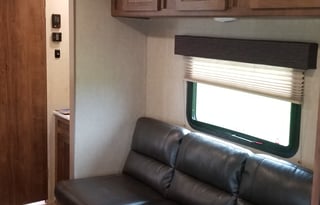 Scotian RV of Maine- 2019 Innsbruck 275 FBG