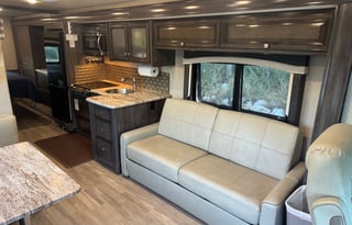 2019 Fleetwood RV Flair 29M