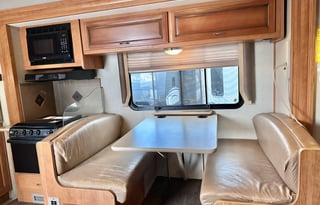 Family‑Friendly - Sleeps 8 - Bunks - Pet‑Friendly