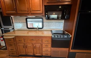 Luxury 2015 Jayco RV - Sleep 6 - Family Road Trip!