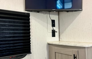 2022 Dutchmen RV Coleman Lantern Series 295QB