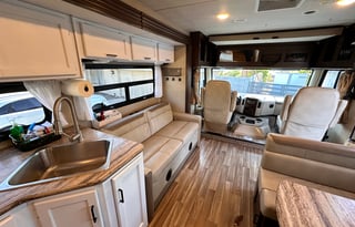 Renovated - WiFi, Pets, Jeep, Off-Grid, 24/7 Help