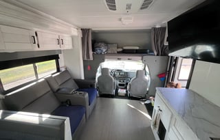 2024 EAST TO WEST Entrada 2950OK 32'