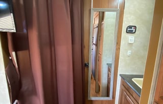 Bunkhouse - Cozy Camper! Sleeps 5-7