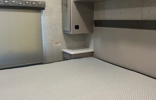 34 *NEW*Thor Windsport 8-SLEEPER-WIFI- Luxury Bus