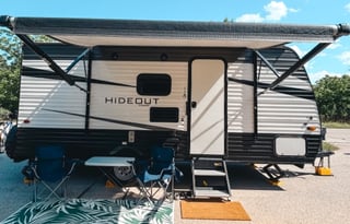 Easy Tow Camper • Sleeps 5