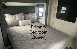 Luxury Glamping on Wheels (Pet Friendly)