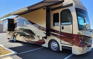 Fleetwood Discovery LXE 40'