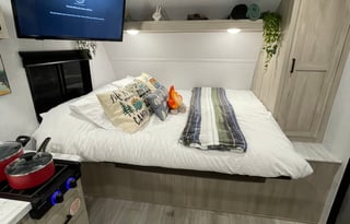 2025 Forest River RV East to west Silver Lake LE